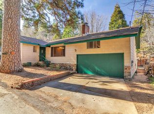 402 Hunt Ln, Crestline, CA 92325