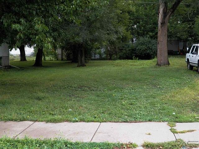 2nd image of 206 S Elmwood Ave