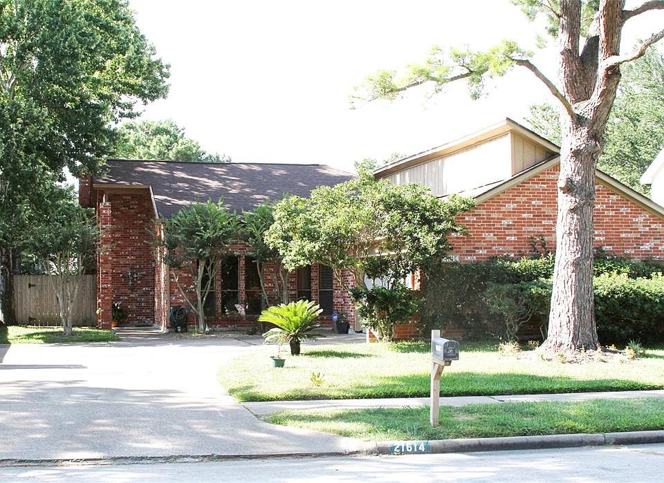 1st image of 21614 Park Valley Dr