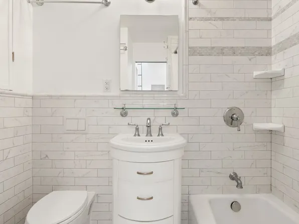 42 Carroll Street image 12 of 15