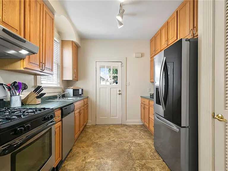 3708 Nashville Ave — Photo 6