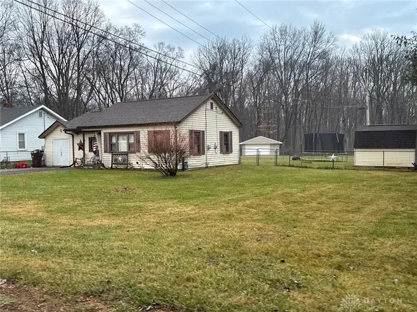 6052 Ivy Ln, West Alexandria, OH 45381