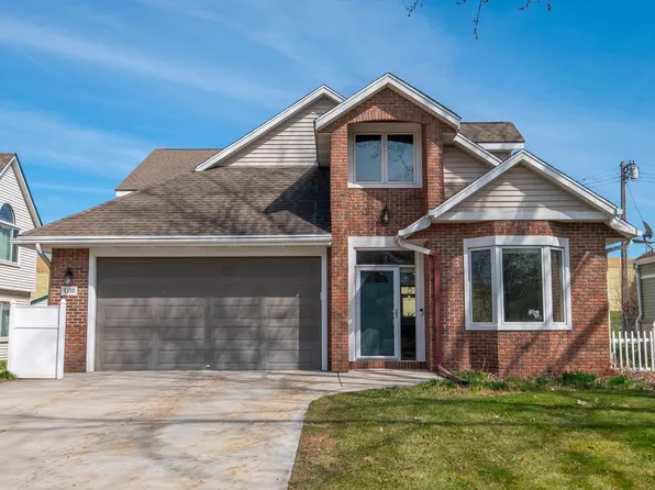 2132 North 113th STREET, Wauwatosa, WI 53226
