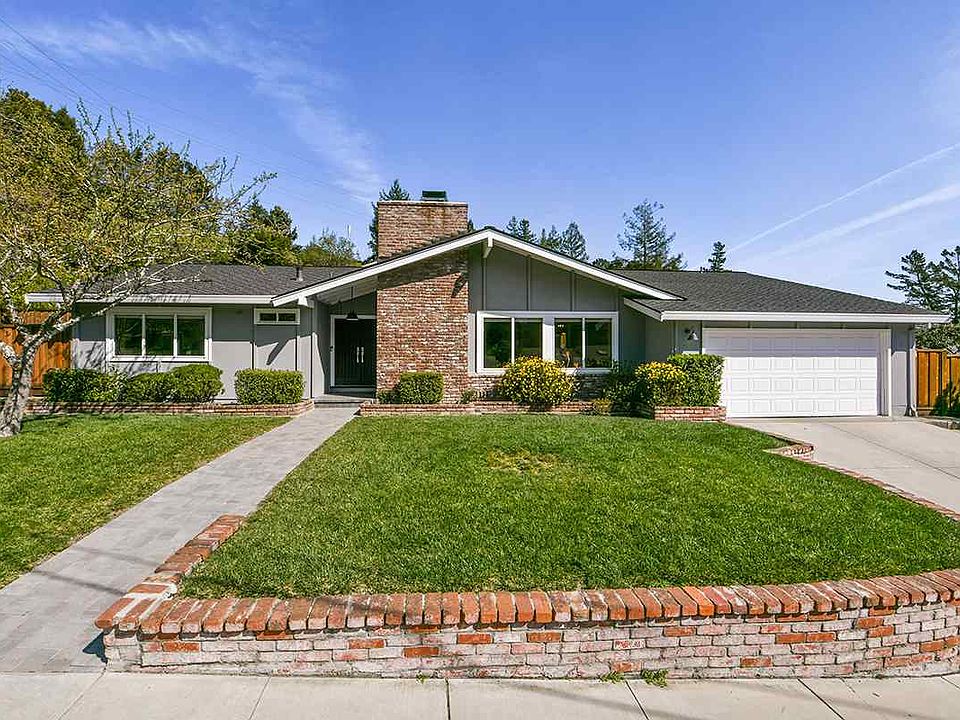 1st image of 5 Corliss Dr