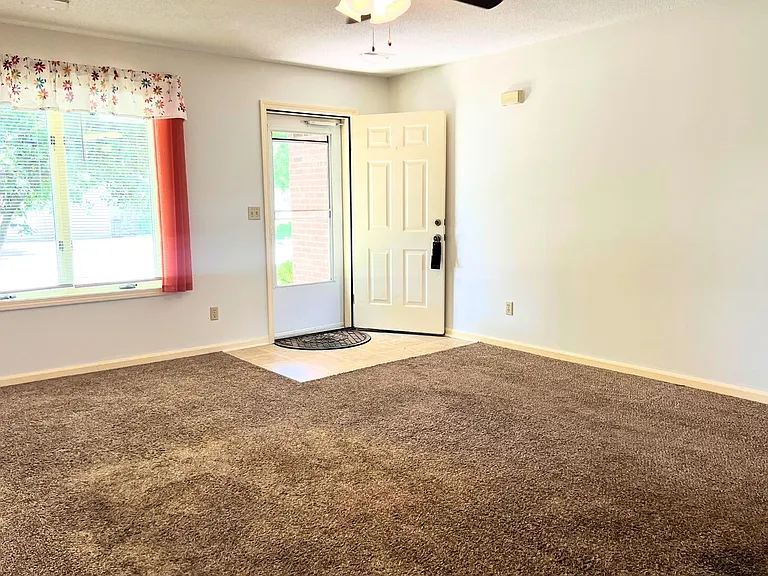 2509 Hollyhock Dr — Photo 11