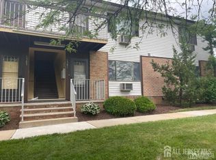 1301 Cricket Ln, Woodbridge, NJ 07095