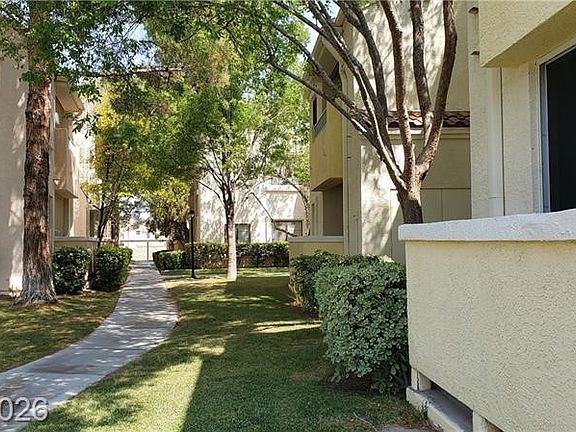 3rd image of 4865 S Torrey Pines Dr Unit 106