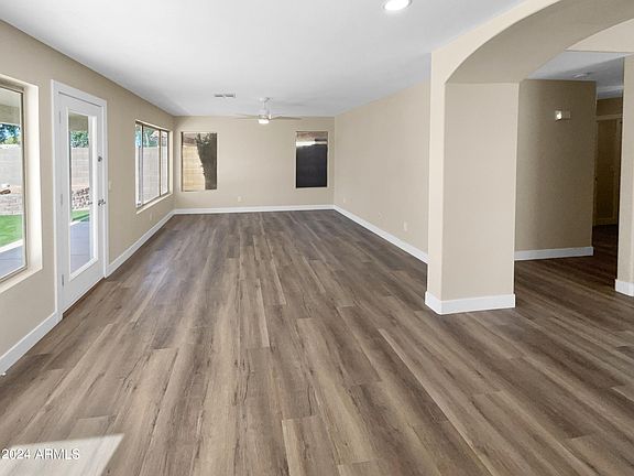 3rd image of 1321 W LARK Drive