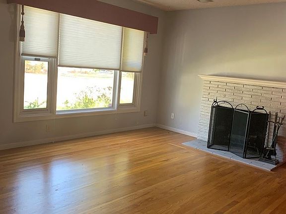4th image of 5920 17th Ave