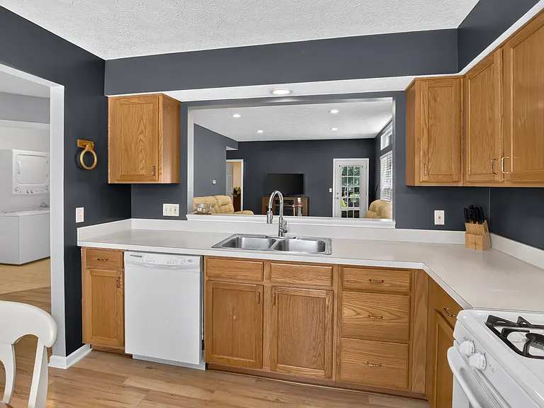 11309 Lake Meadow Ln — Photo 4