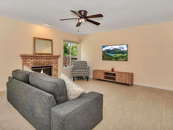 2nd image of 1020 Eastbourne Ct