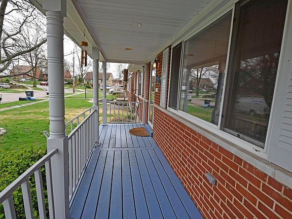 3rd image of 687 Woodyhill Dr