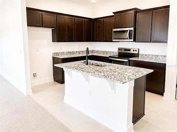 4th image of 247 Verny Grove Ln