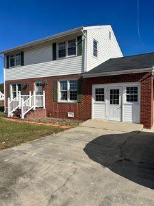 411 Piney Point Rd, Onemo, VA, 23130
