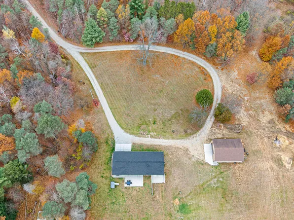 2272 W 104th St, Grant, MI 49327