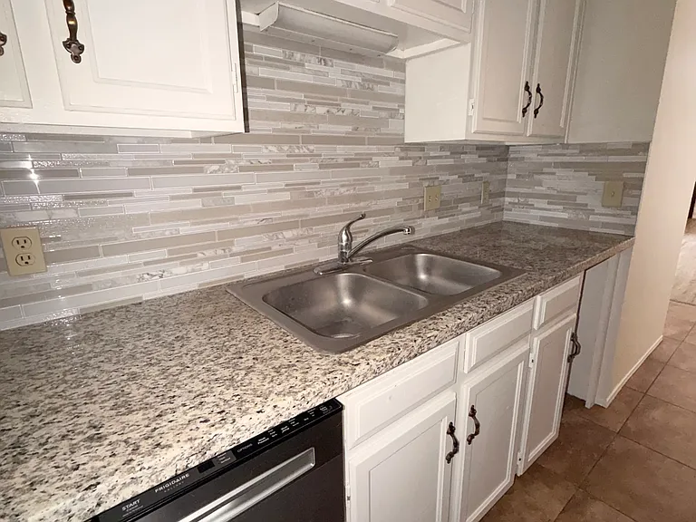 2601 W Broadway Blvd #195 — Photo 9