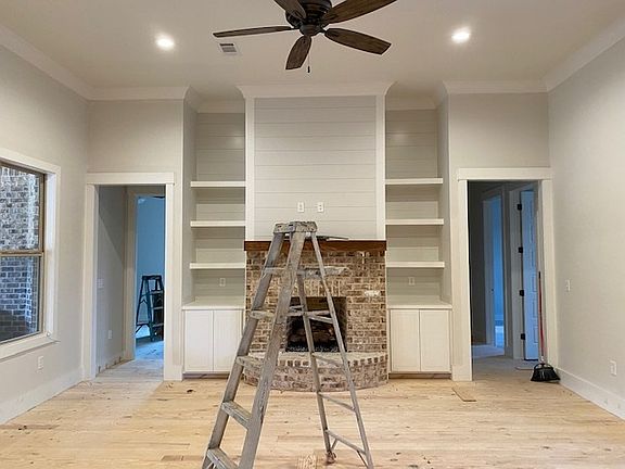 3rd image of 244 Glen Arbor Blvd