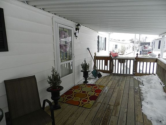4th image of 38 Donna Dr