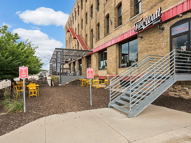 420 Buchanan St NE — Photo 38