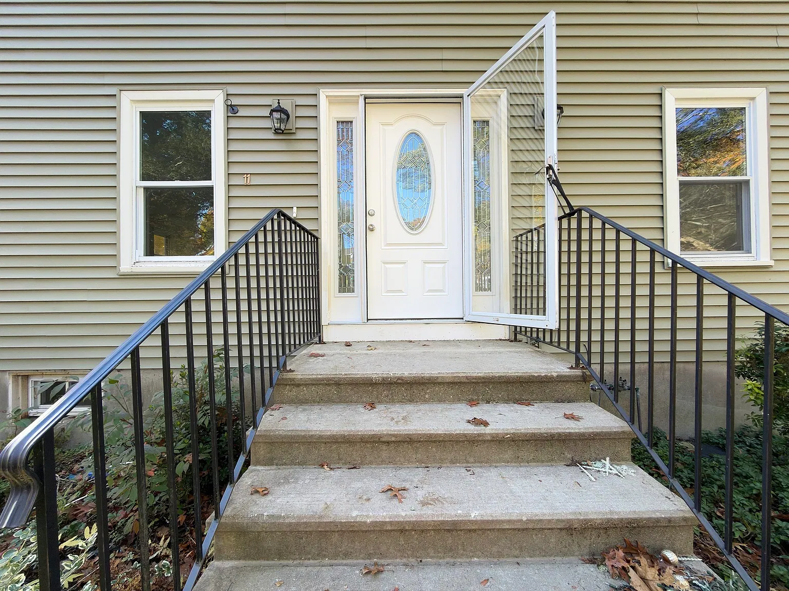4 bed, 2.5 bath, 1800 sqft, $4,500 — Photo 3