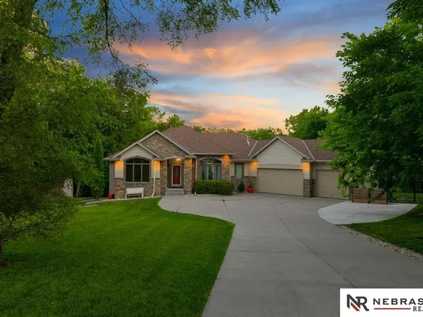 1230 S 110th St, Omaha, NE 68144