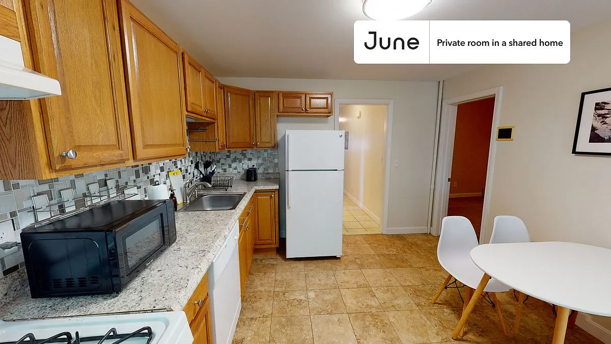 Full bedroom in 3 bed/1 bath home in Central Square (Cambridge) #1297 C — Photo 4