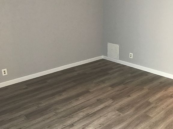 3rd image of 11701 Texas Ave APT 207
