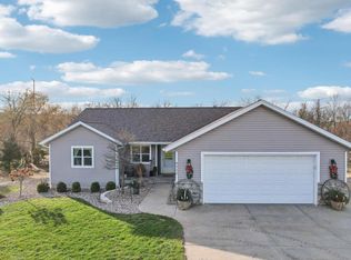 W8322 Bilkie Rd, Poynette, WI 53955