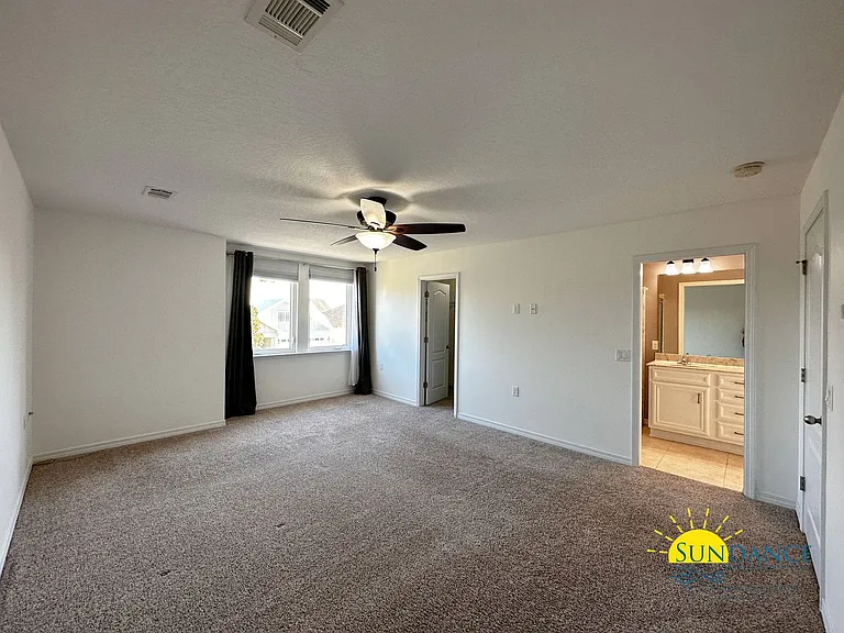 1588 Venice Ave — Photo 10