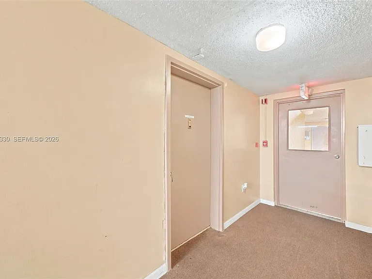 4384 NW 9th Ave #19-1D — Photo 3