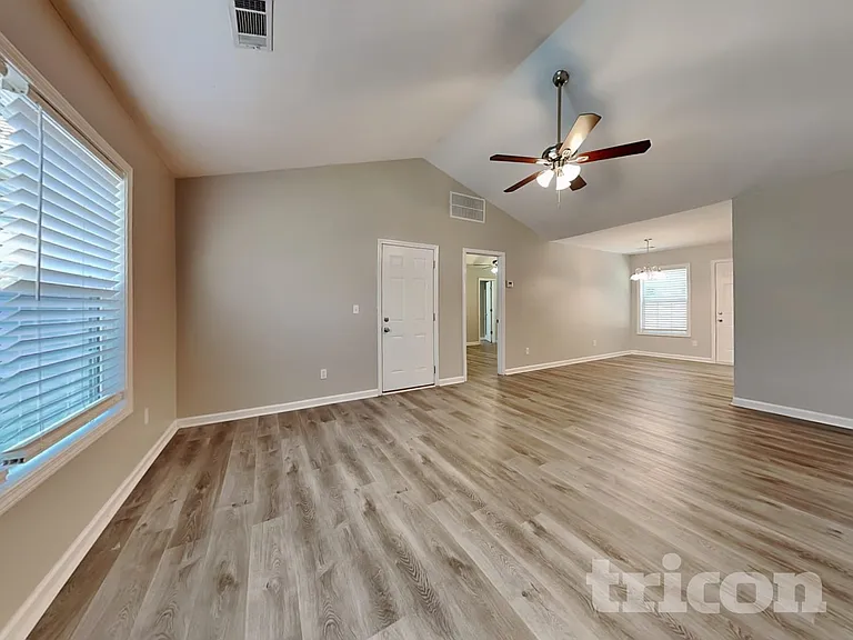 126 Millwheel Dr — Photo 2