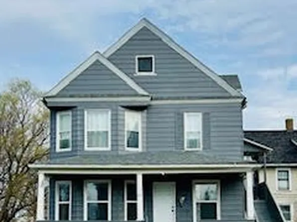 241 5th St NW, Barberton, OH 44203