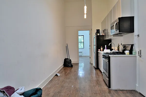 Rented by Hagstrom Management Inc | media 34