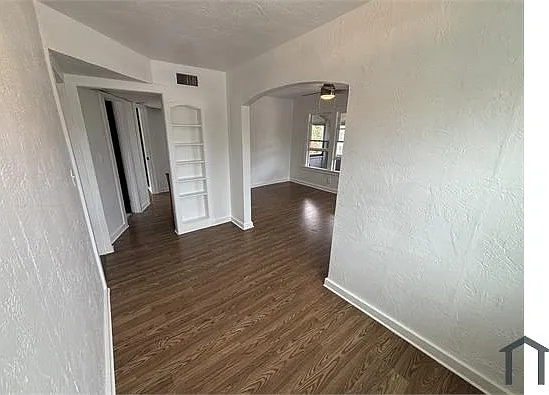 217 Congress Ave — Photo 1