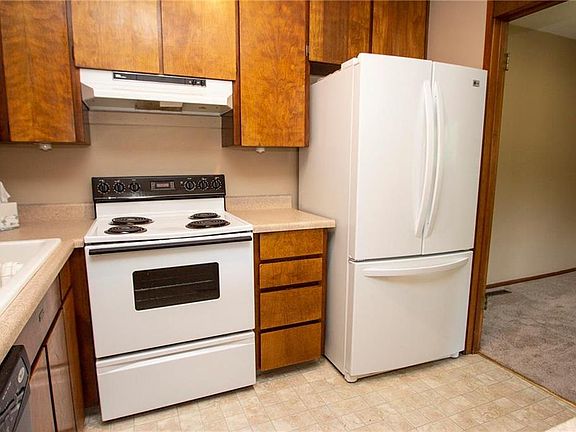 4th image of 9141 W 83rd Ter