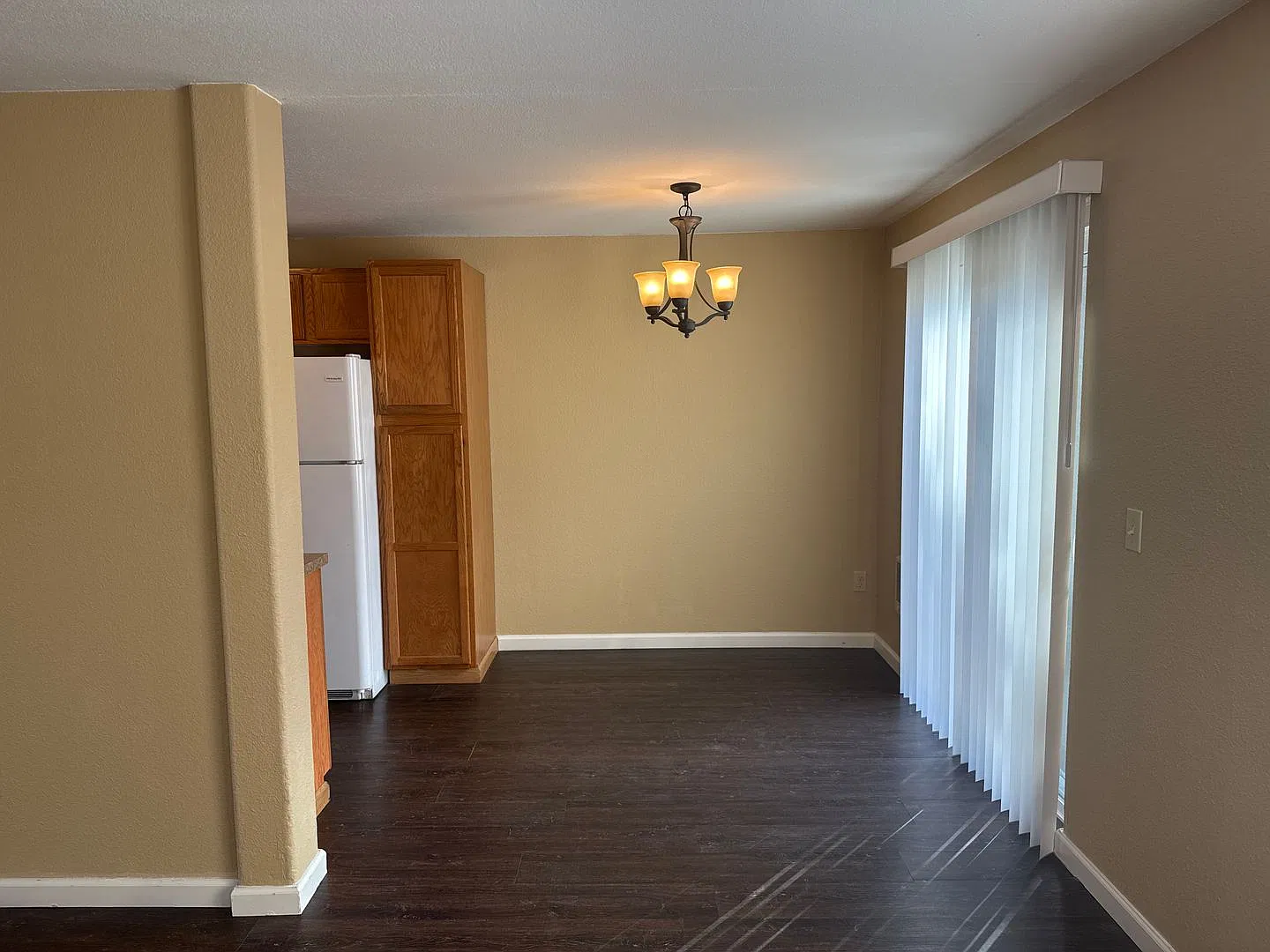 $500 Off Move In! Recently Updated 3-Bedroom Townhome In Albany Water & Sewer/Landscaping Included! — Photo 4