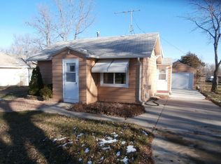 1122 Kansas Ave NE, Huron, SD 57350
