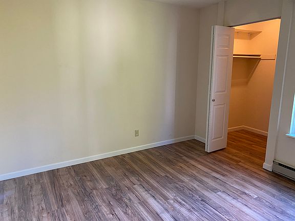 3rd image of 14630 NE 32nd St APT E23