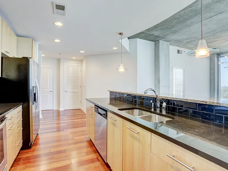 3324 Peachtree Rd NE #1919 — Photo 8