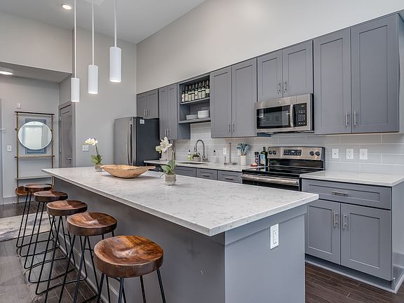 4th image of 2407 8th Ave S APT 211