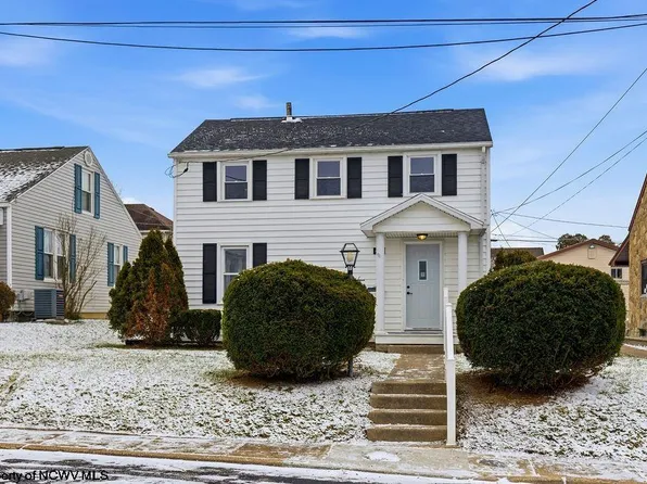 408 Maryland Ave, Nutter Fort, WV 26301