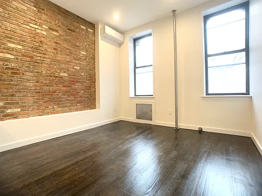 Rented by Bohemia Realty Group | media 17