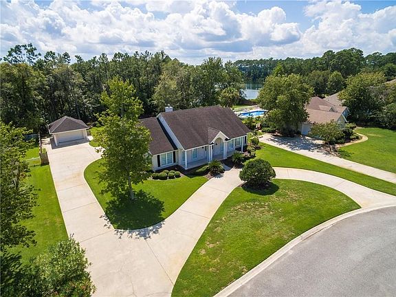 2nd image of 179 Wood Crest Cir