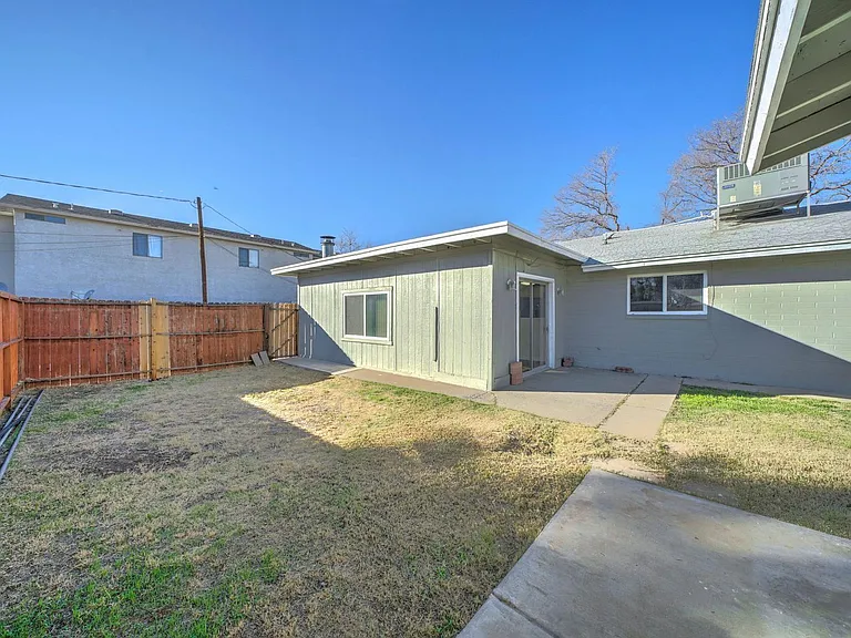 2133 W Morten Ave — Photo 28