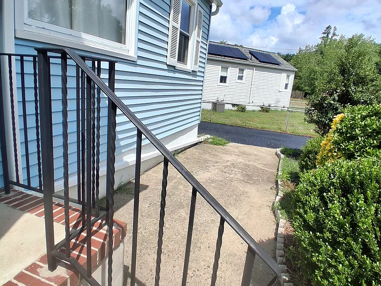 1008 Prince Ave — Photo 15