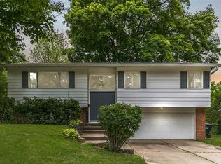 1701 Sherbrook Dr NE, Cedar Rapids, IA 52402