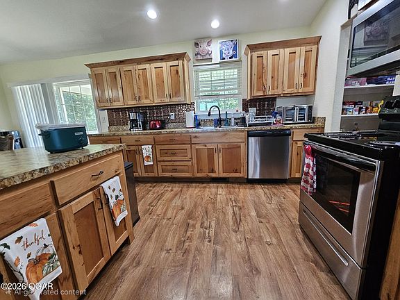 3rd image of 205 Franklin Rd