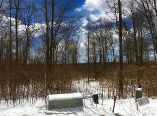 5 Summit Woods Rd, Roaring Brook Township, PA 18444