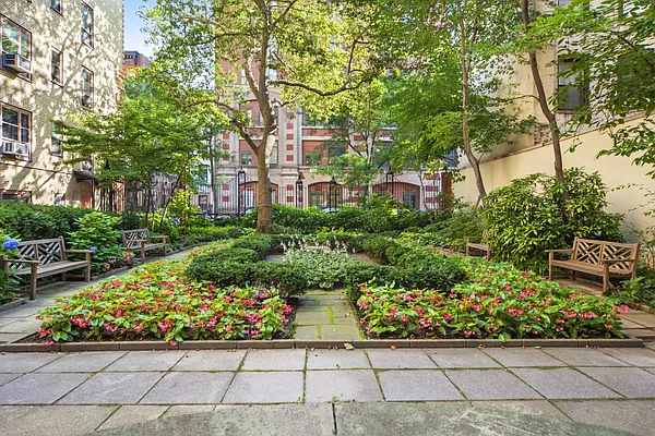 Sold by Compass | media 7