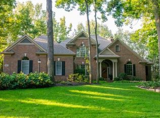 2127 Willow Lake Dr, Mishawaka, IN 46545